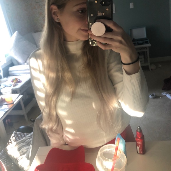 Cream Turtle neck - Picture 1 of 4